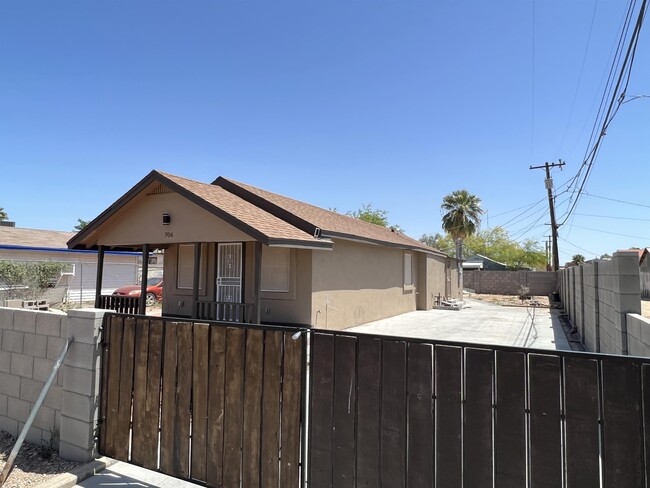 706 N Arbor Ave in Casa Grande, AZ - Building Photo - Building Photo