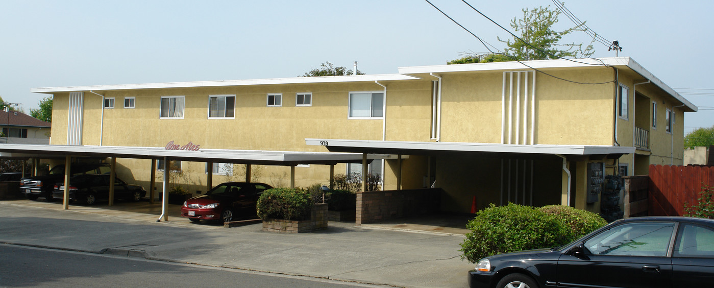 Bon Aire in El Cerrito, CA - Building Photo