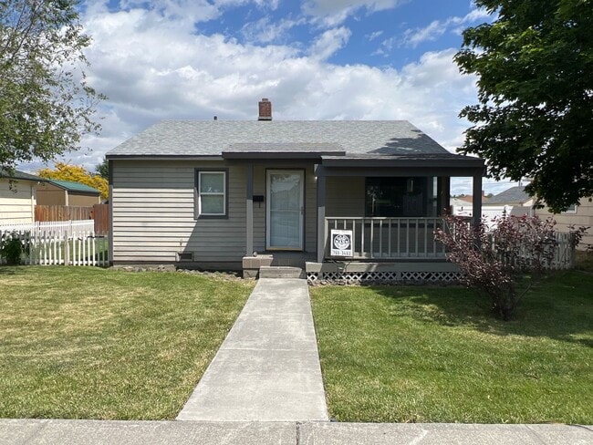 property at 1107 W Gem Ave