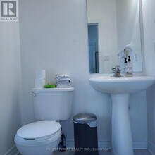 55 Park Pl Dr in Markham, ON - Building Photo - Building Photo