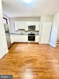 719 Reservoir St photo'