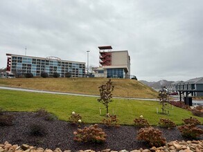 115 Raceday Center Dr in Bristol, TN - Building Photo - Building Photo