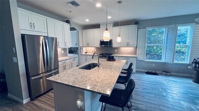 5761 Groundsel Cir in Sarasota, FL - Building Photo - Building Photo