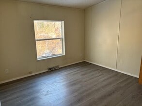 823 W Oak St, Unit B in Jasonville, IN - Building Photo - Building Photo