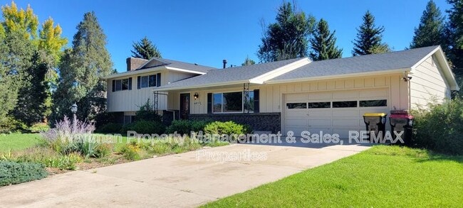 6853 Duke Dr in Colorado Springs, CO - Building Photo - Building Photo