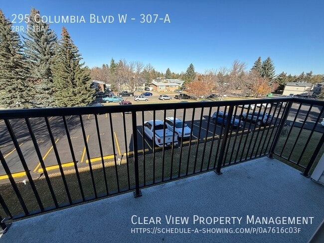 property at 295 Columbia Blvd W