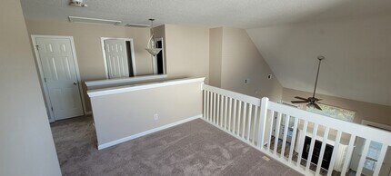 5610 Harbor House Dr in Greensboro, NC - Foto de edificio - Building Photo