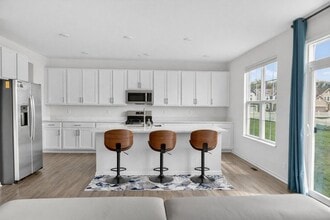 395 S Pointe Ave in South Elgin, IL - Building Photo - Building Photo