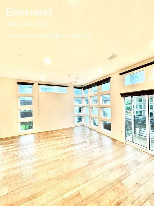 2528 N Fitzhugh Ave in Dallas, TX - Building Photo