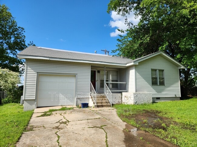 property at 1826 E 6th