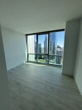 1 E 8th St, Unit 3810 in Chicago, IL - Building Photo - Building Photo