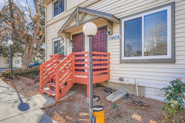 17697 E Loyola Dr in Aurora, CO - Building Photo - Building Photo