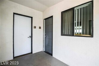 2201 Fairfield Ave in Las Vegas, NV - Building Photo - Building Photo