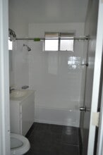 4059 W 137th St, Unit # C in Hawthorne, CA - Building Photo - Building Photo
