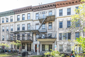 806 Eastern Parkway in Brooklyn, NY - Building Photo - Building Photo