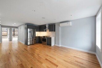 218 Quincy St in Brooklyn, NY - Building Photo - Building Photo