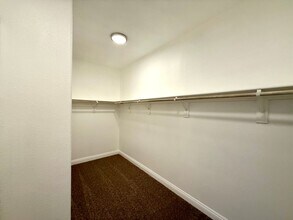 2455 Silver Blossom Ln in Henderson, NV - Building Photo - Building Photo