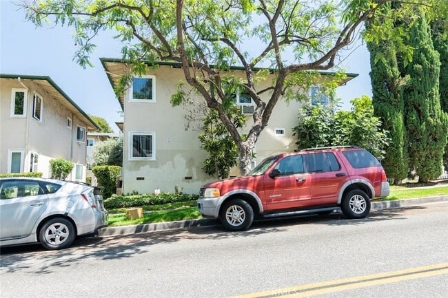 property at 1811 Sherer Ln