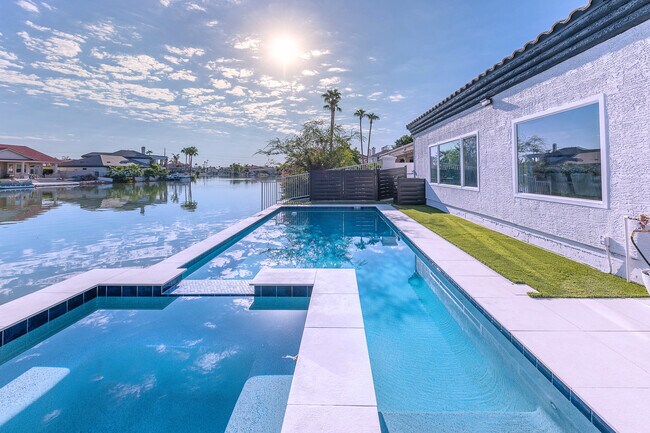 1710 E Queen Palm Dr in Gilbert, AZ - Building Photo - Building Photo