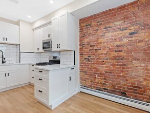 16 Pearl St in Boston, MA - Building Photo - Building Photo