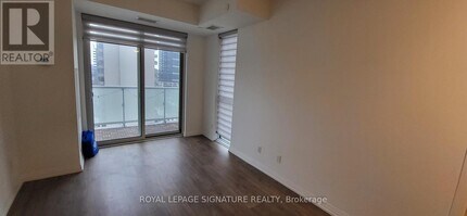 101 Erskine Ave in Toronto, ON - Building Photo - Building Photo