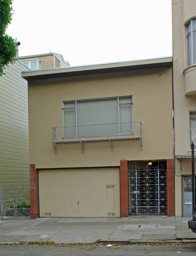 642-648 Lombard St in San Francisco, CA - Building Photo - Building Photo