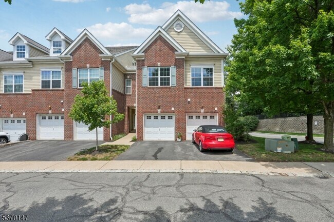 3 Taft Ln in Morristown, NJ - Building Photo - Building Photo