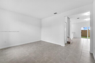 2807 SE 26th Ave in Homestead, FL - Building Photo - Building Photo