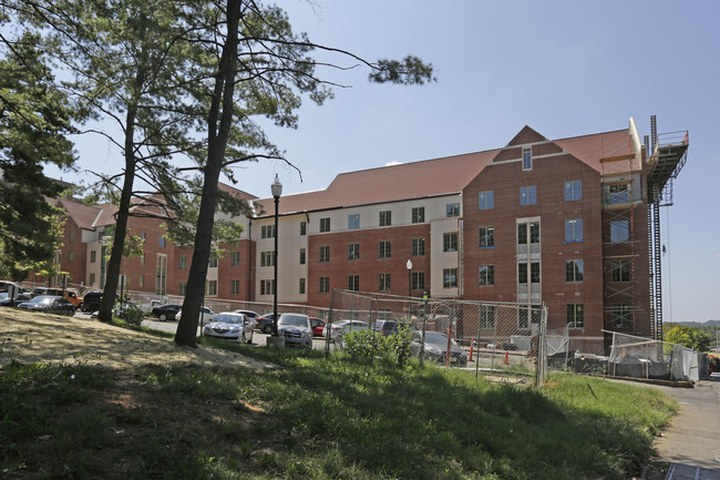 Shelbourne Towers in Knoxville, TN - Foto de edificio - Building Photo