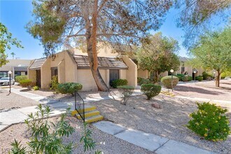 3220 Weber Ct in Las Vegas, NV - Building Photo - Building Photo