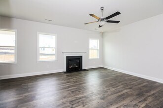 2833 Longleaf Pine Cir in Leland, NC - Foto de edificio - Building Photo