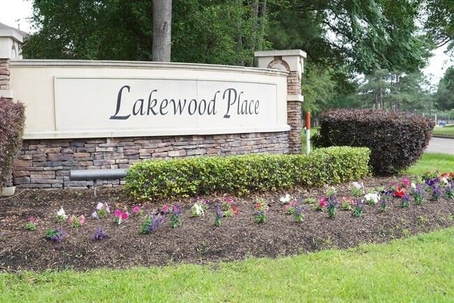 16019 Summerville Lake Dr in Tomball, TX - Building Photo - Building Photo