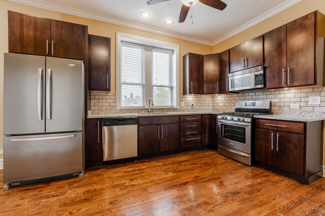 2609 W Thomas St, Unit 3 in Chicago, IL - Building Photo - Building Photo