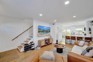 120 NE 20th Ct in Wilton Manors, FL - Building Photo