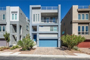 8040 Carpenter Creek Ave in Las Vegas, NV - Building Photo