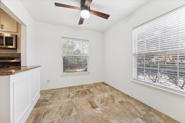 2301 Dorrington St in Houston, TX - Building Photo - Building Photo