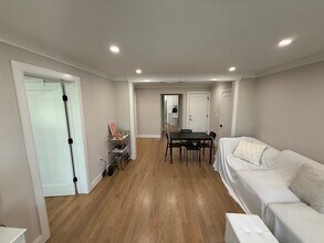 1959 Commonwealth Ave, Unit 10 in Boston, MA - Building Photo - Building Photo