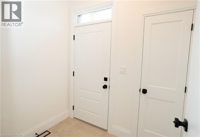 22 Neeve St in Guelph, ON - Building Photo - Building Photo