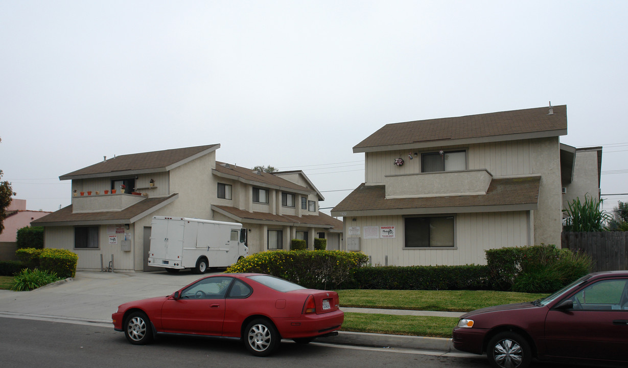 7822-7832 12th St in Westminster, CA - Building Photo