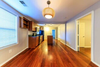 891 W Sharpe Ave in Nashville, TN - Building Photo - Building Photo