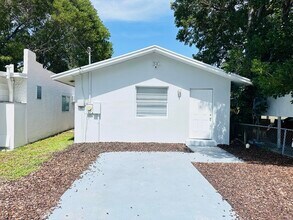 218 N D St in Lake Worth Beach, FL - Building Photo - Building Photo