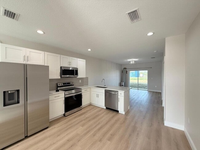 10336 Pendleton Ave in Englewood, FL - Building Photo - Building Photo