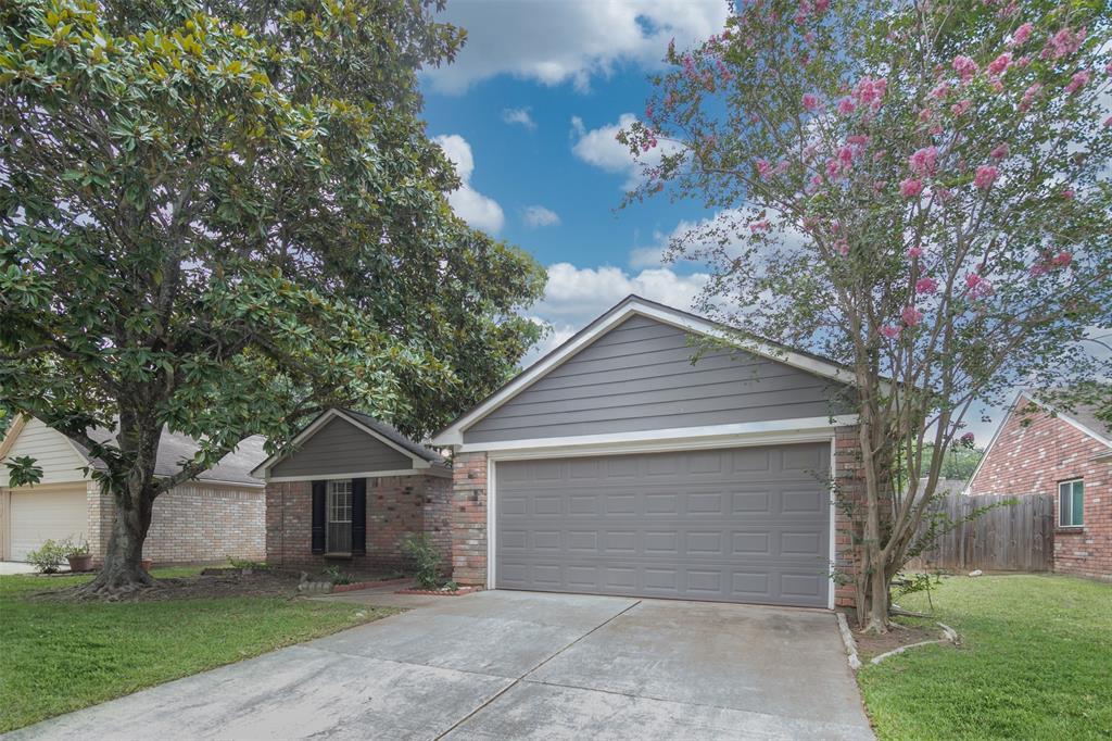 4019 Shelby Row in Sugar Land, TX - Building Photo