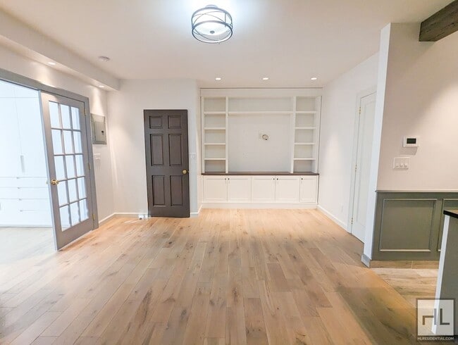 62 STREET in Queens, NY - Building Photo - Building Photo