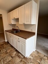 18120 Chalet Dr in Germantown, MD - Building Photo - Building Photo