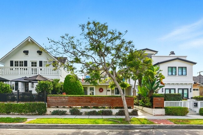 property at 610 Heliotrope Ave