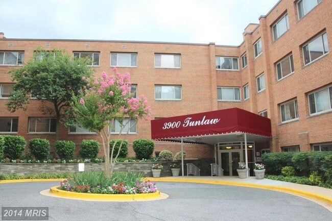 property at 3900 Tunlaw Rd NW