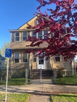 21 Colchester St, Unit Colchester St in Springfield, MA - Building Photo