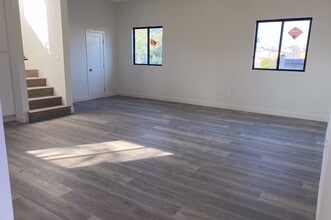 2826 S Norton Ave, Unit 4 in Los Angeles, CA - Foto de edificio - Building Photo