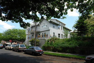 1304 SE 16th Ave in Portland, OR - Building Photo - Building Photo